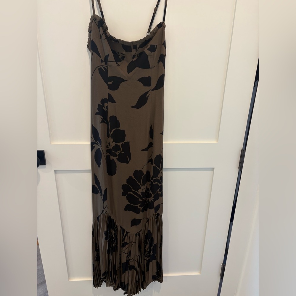 NWT Reformation Aiko dress in Solana print. Floral - Picture 7 of 11